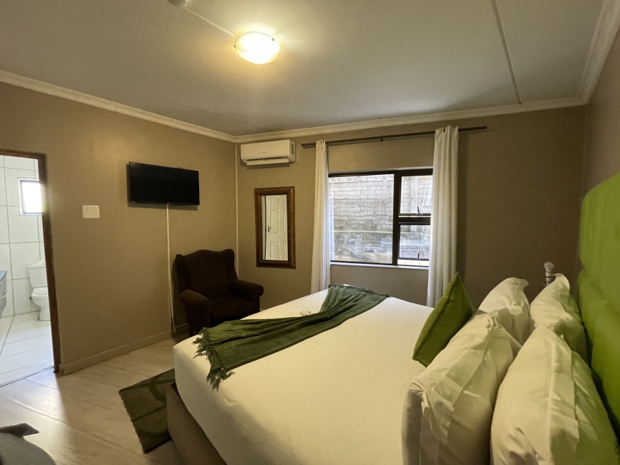 24 Bedroom Property for Sale in Amalinda Eastern Cape